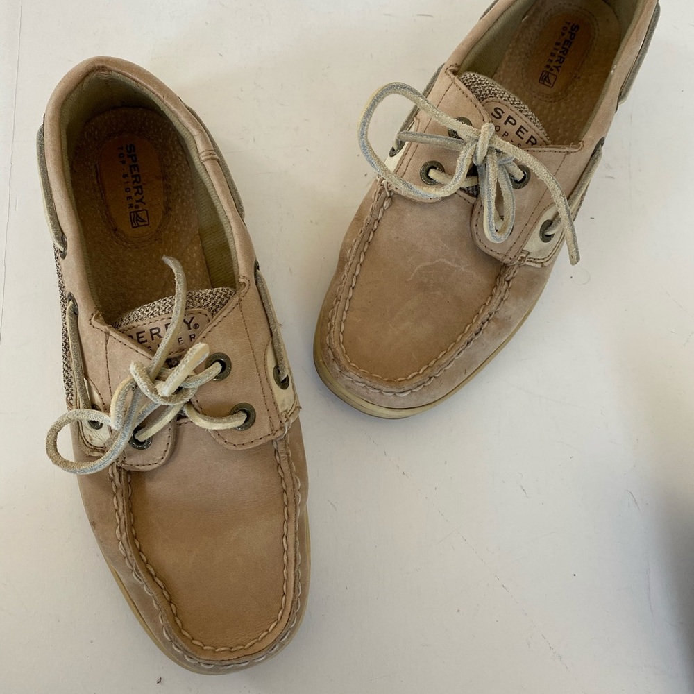 Sperry Womens tan boat shoes size 7